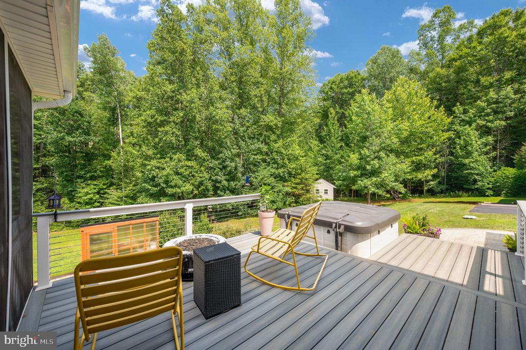 40 BOXWOOD DRIVE