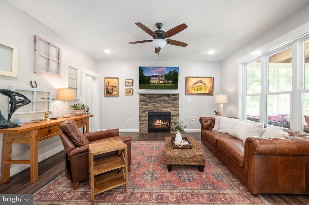 40 BOXWOOD DRIVE