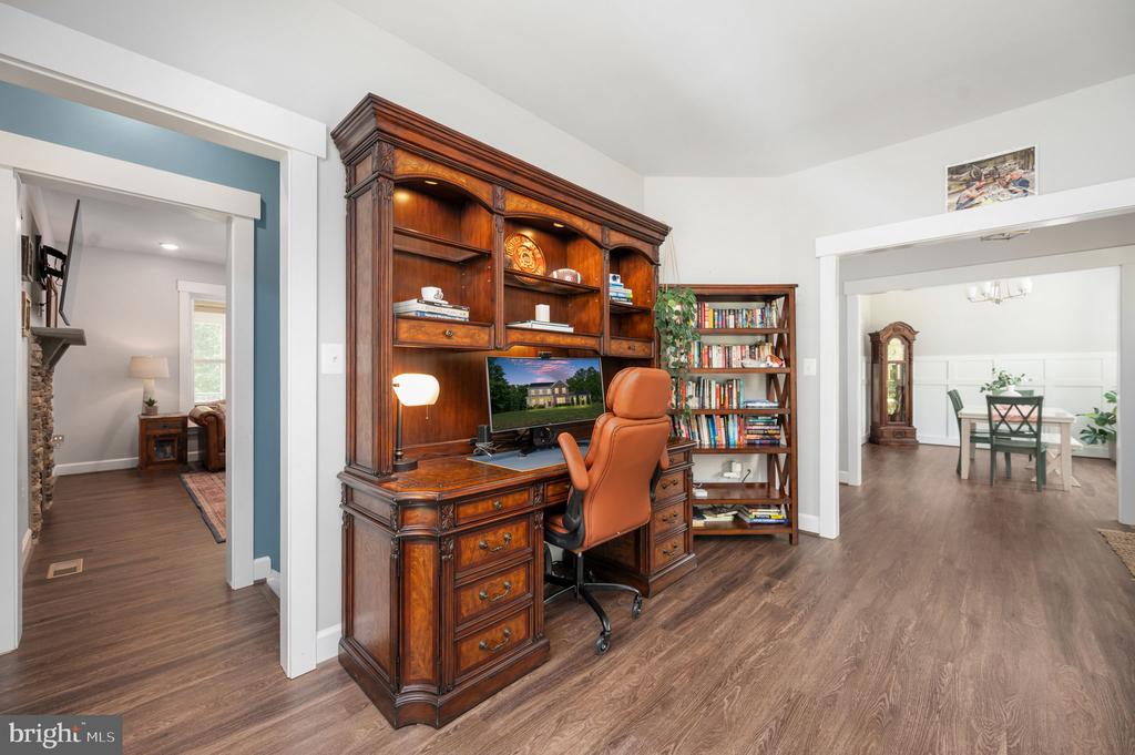 40 BOXWOOD DRIVE