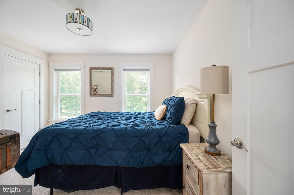40 BOXWOOD DRIVE