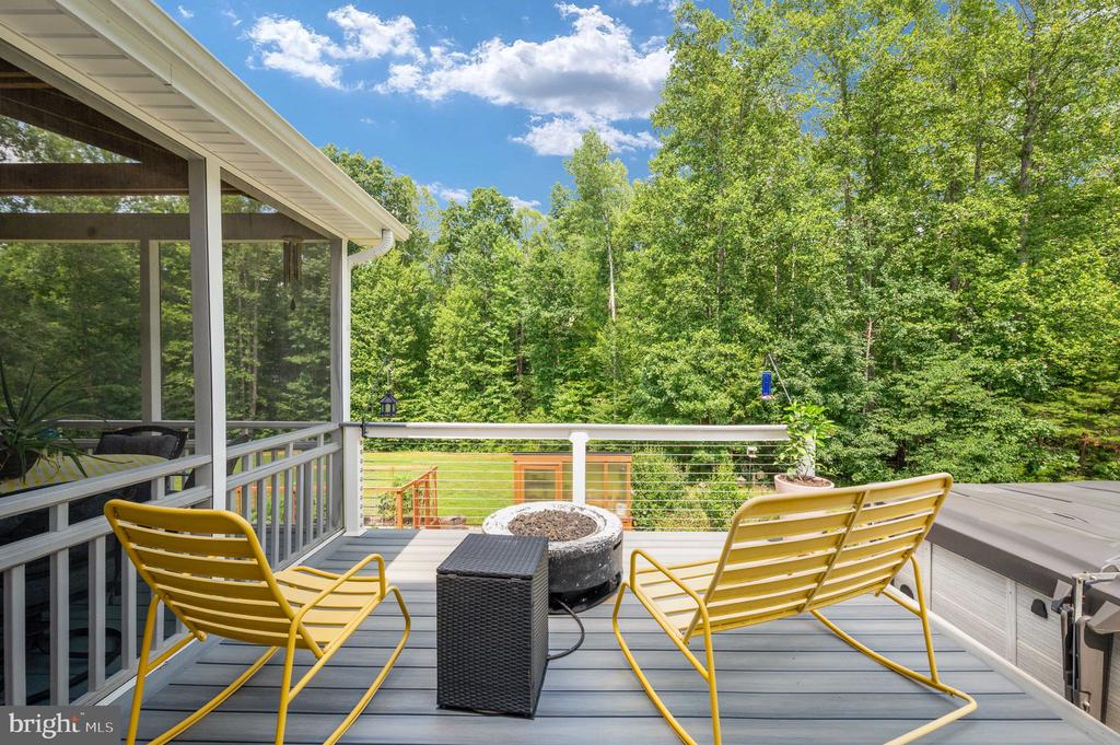 40 BOXWOOD DRIVE