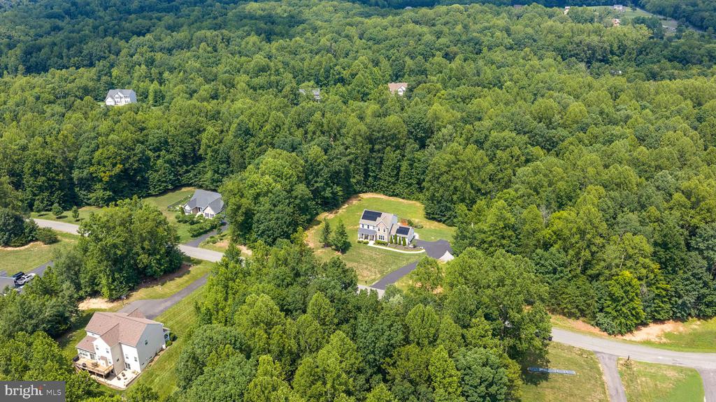 40 BOXWOOD DRIVE