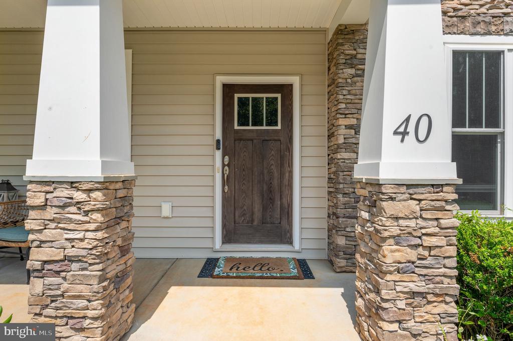40 BOXWOOD DRIVE