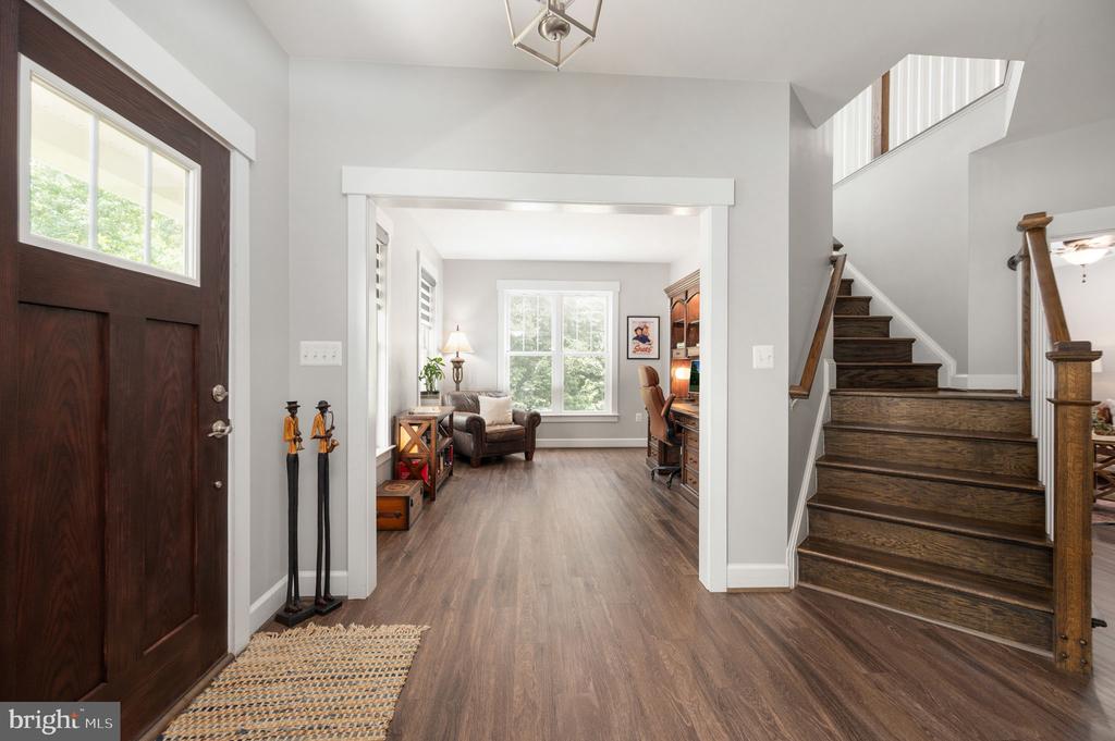 40 BOXWOOD DRIVE