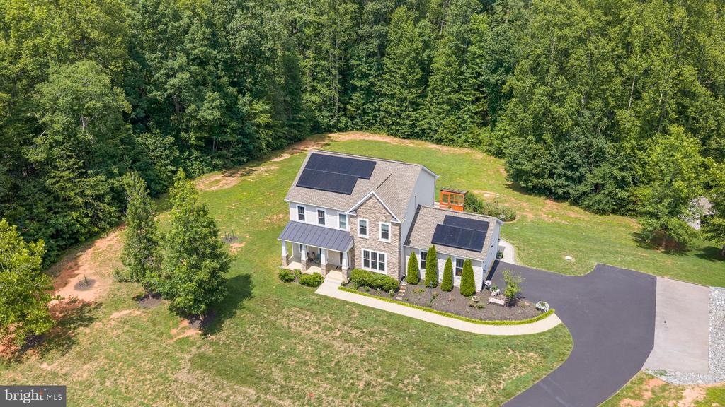 40 BOXWOOD DRIVE