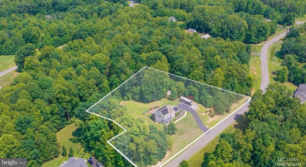40 BOXWOOD DRIVE