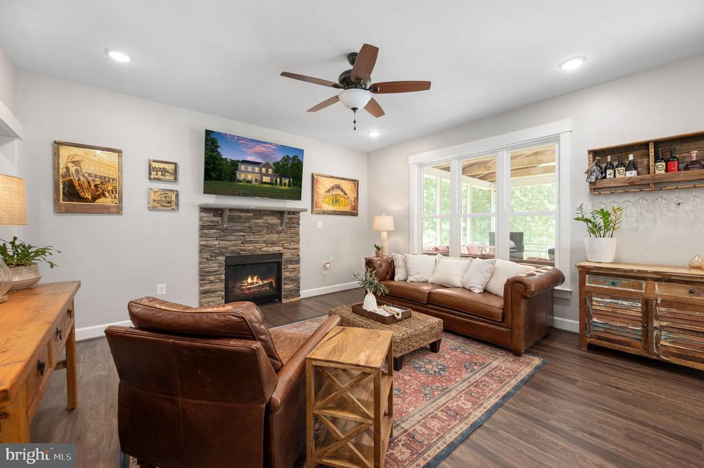 40 BOXWOOD DRIVE