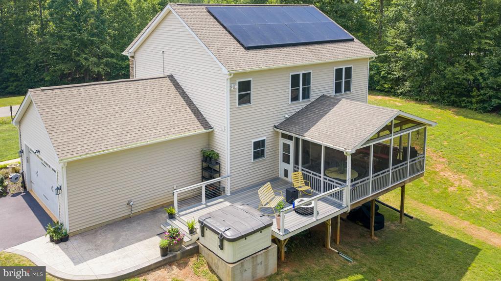 40 BOXWOOD DRIVE
