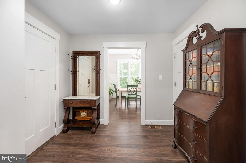 40 BOXWOOD DRIVE