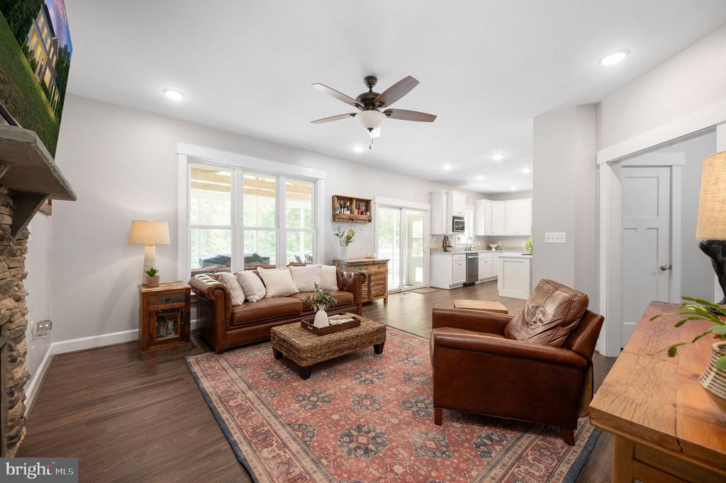 40 BOXWOOD DRIVE