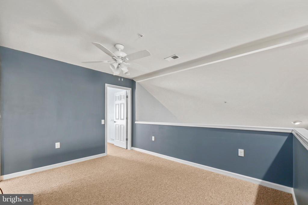 35 BATTERY POINT DRIVE