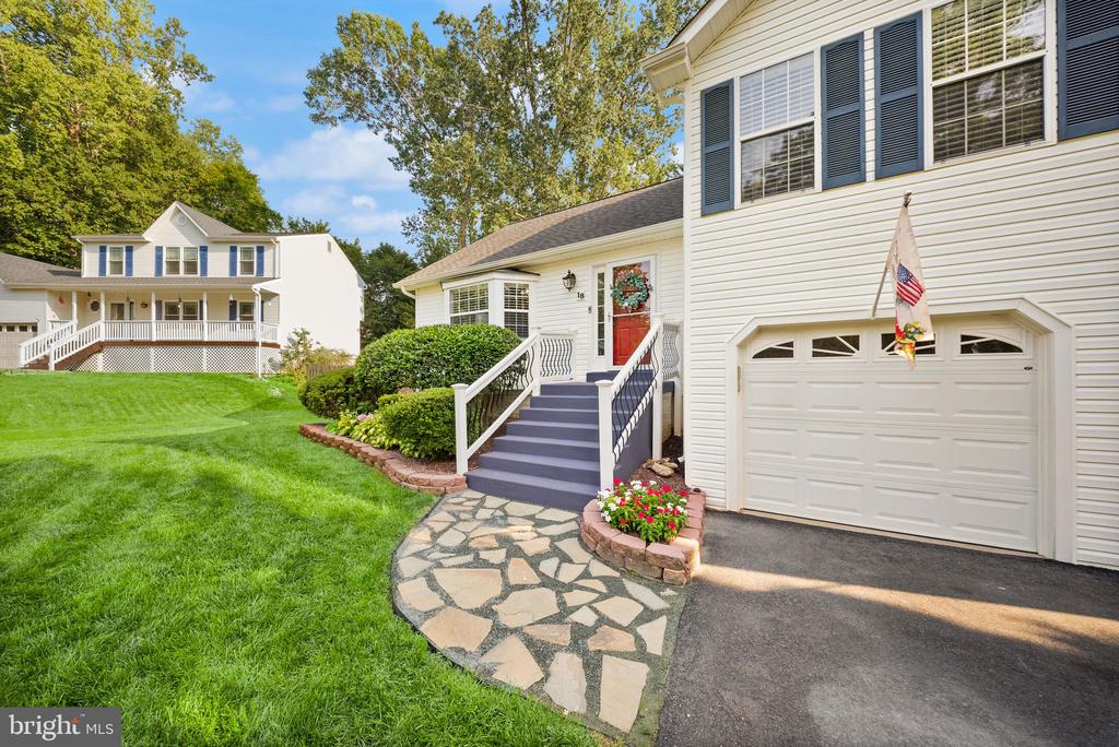 18 PARKWOOD COURT