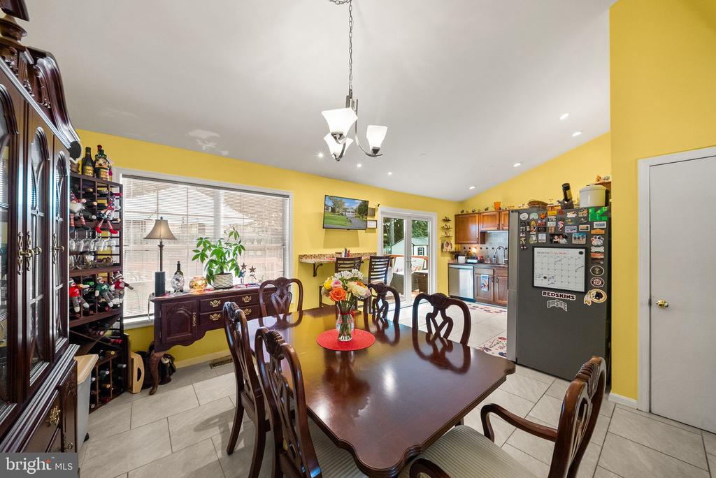 18 PARKWOOD COURT