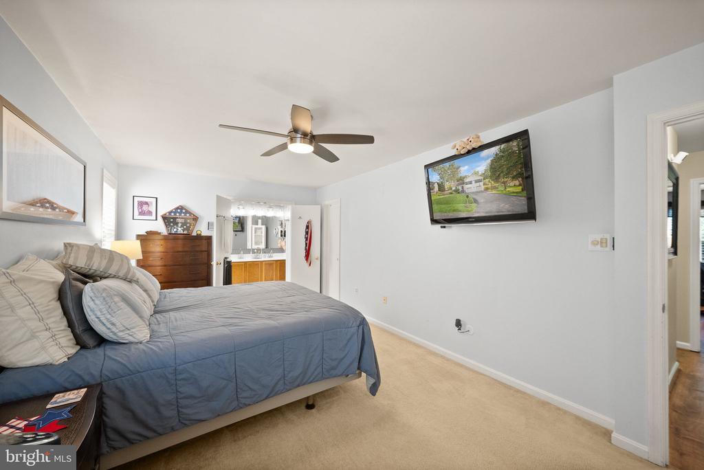 18 PARKWOOD COURT