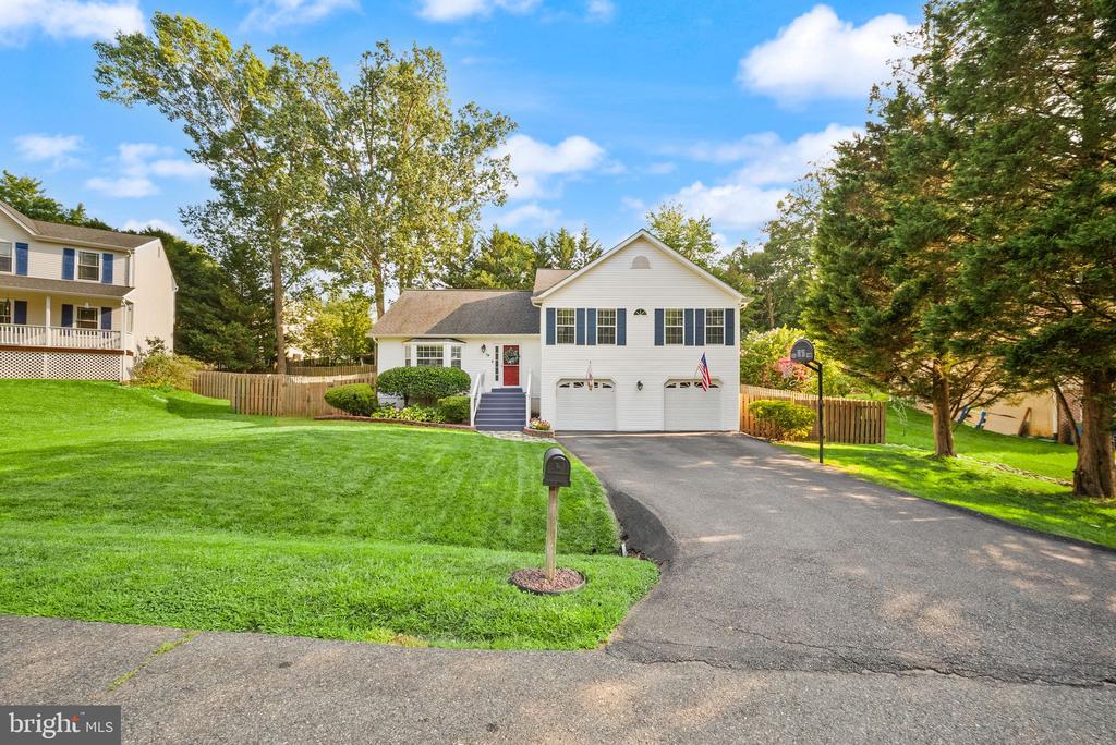 18 PARKWOOD COURT