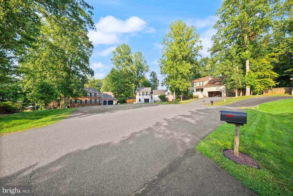 18 PARKWOOD COURT