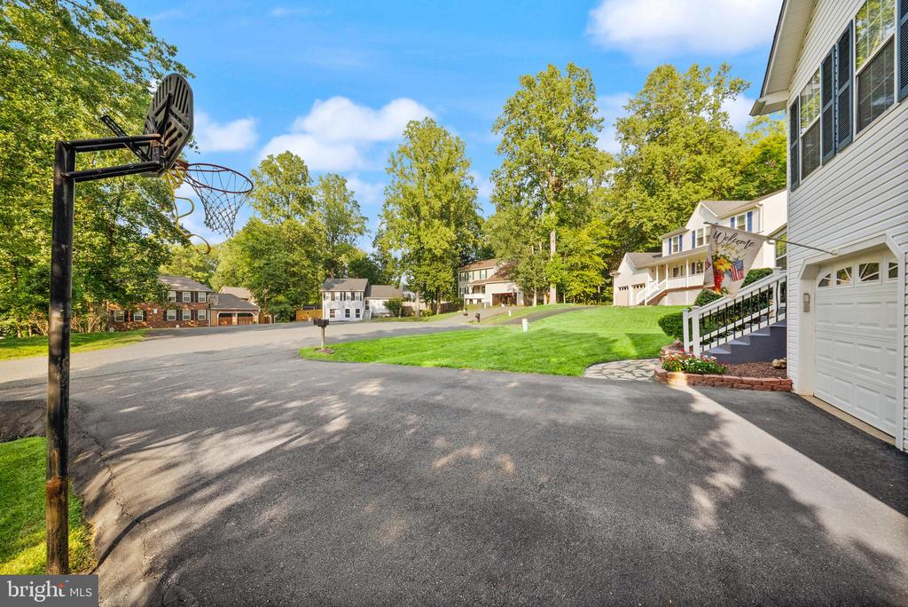 18 PARKWOOD COURT
