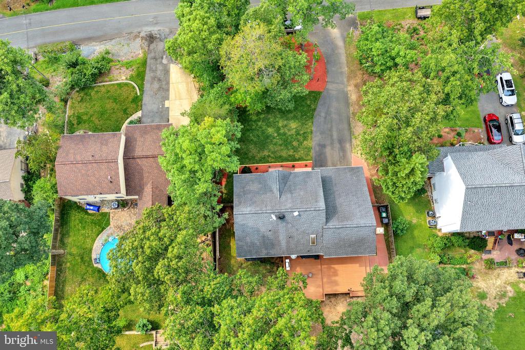 2011 VICTORIA DRIVE