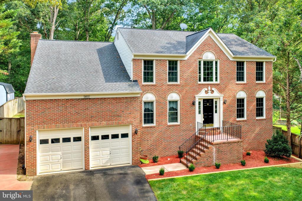 2011 VICTORIA DRIVE