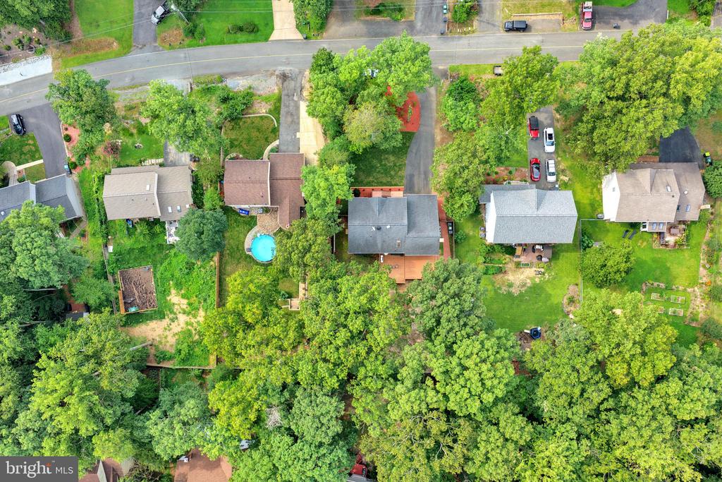 2011 VICTORIA DRIVE