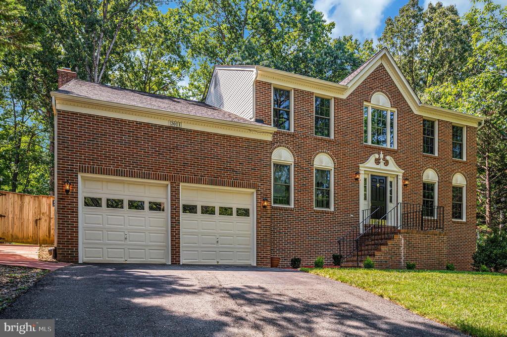 2011 VICTORIA DRIVE