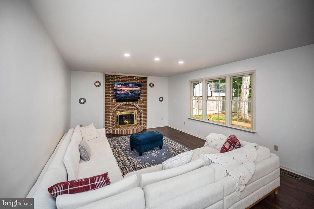 2011 VICTORIA DRIVE