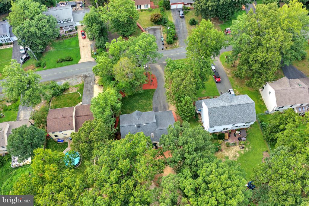 2011 VICTORIA DRIVE