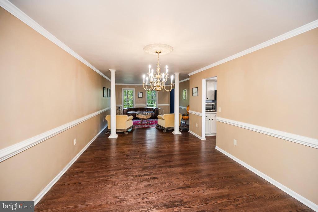 2011 VICTORIA DRIVE