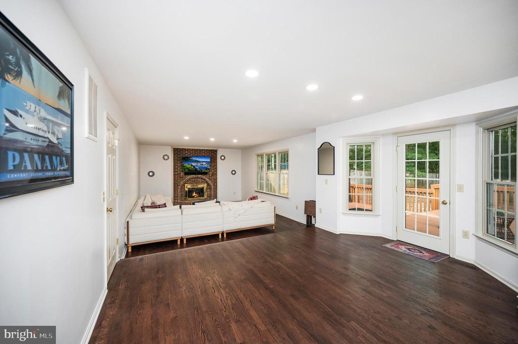 2011 VICTORIA DRIVE