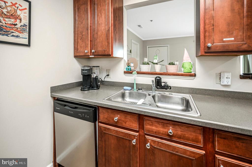 75 FERN OAK CIRCLE Unit: 303