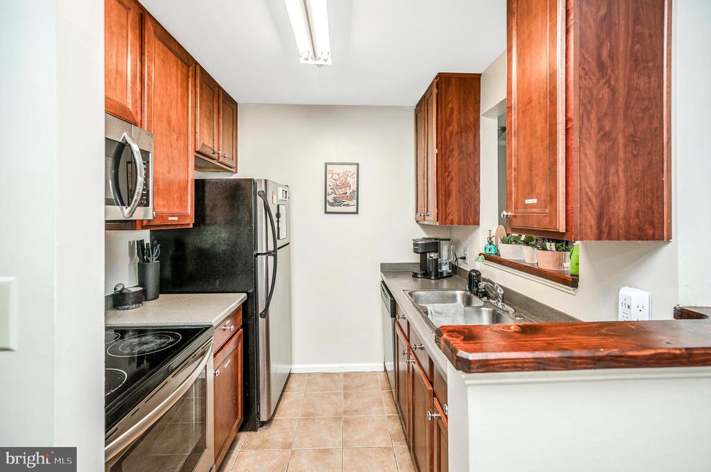 75 FERN OAK CIRCLE Unit: 303