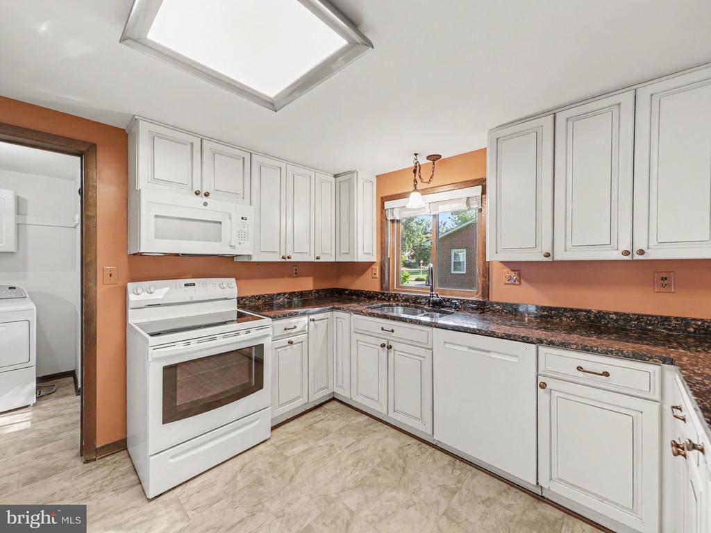 415 COLLINGWOOD DRIVE
