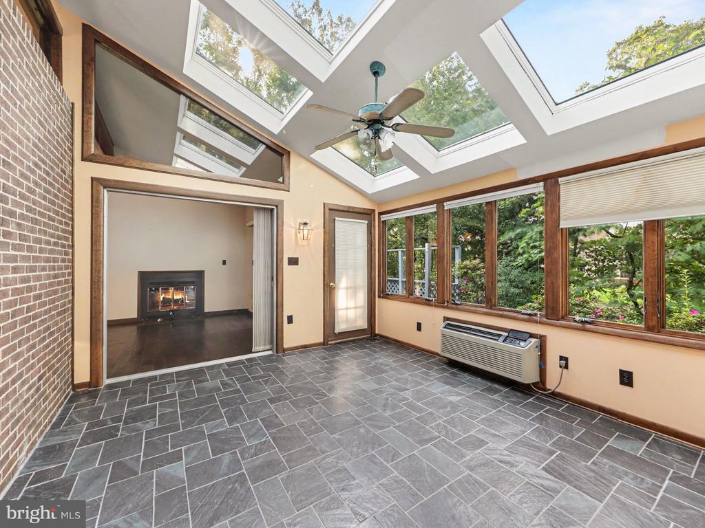 415 COLLINGWOOD DRIVE
