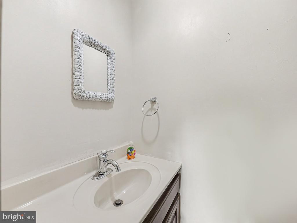 415 COLLINGWOOD DRIVE