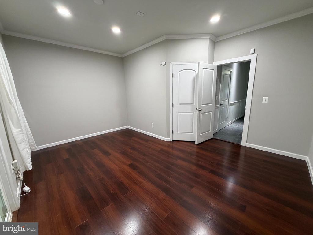 803 WOODSTREAM BOULEVARD Unit: 902