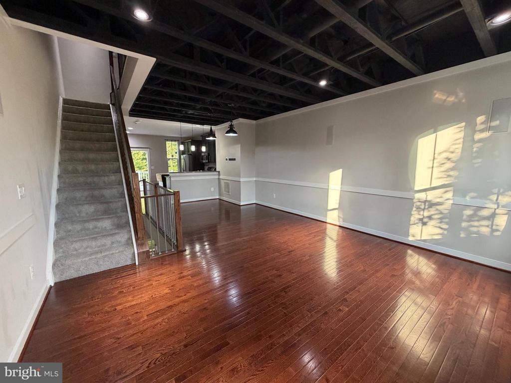 803 WOODSTREAM BOULEVARD Unit: 902