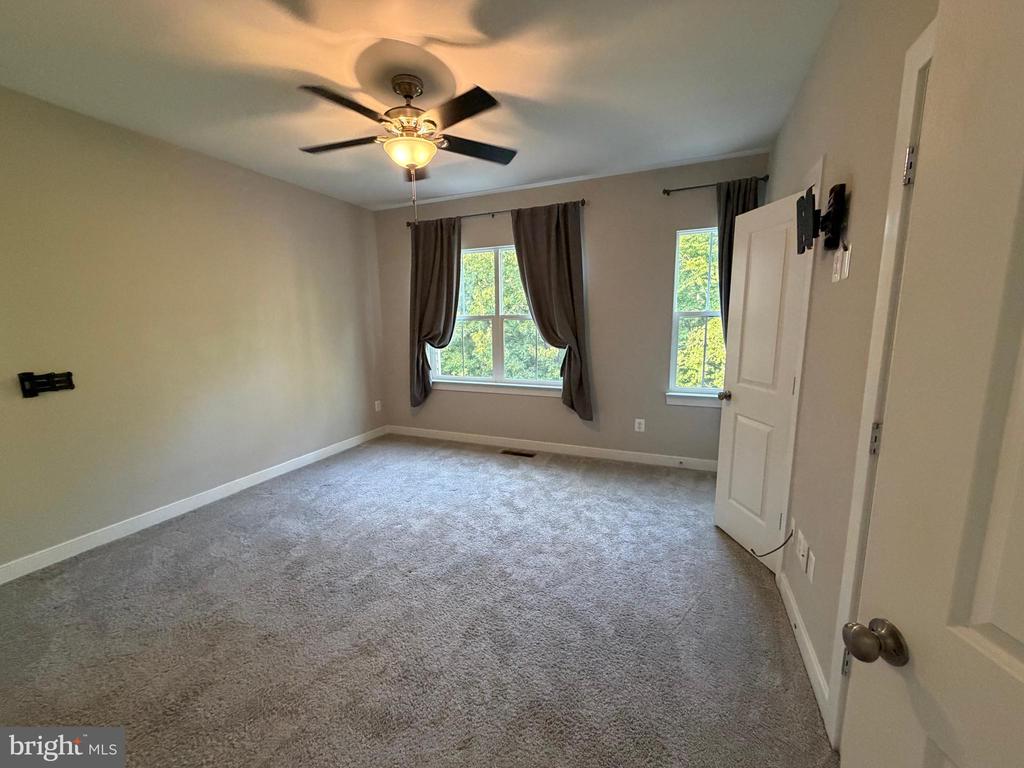 803 WOODSTREAM BOULEVARD Unit: 902