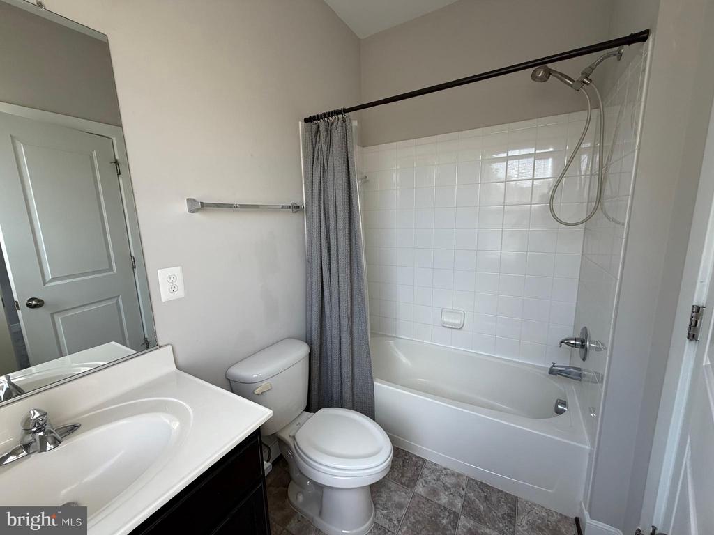803 WOODSTREAM BOULEVARD Unit: 902