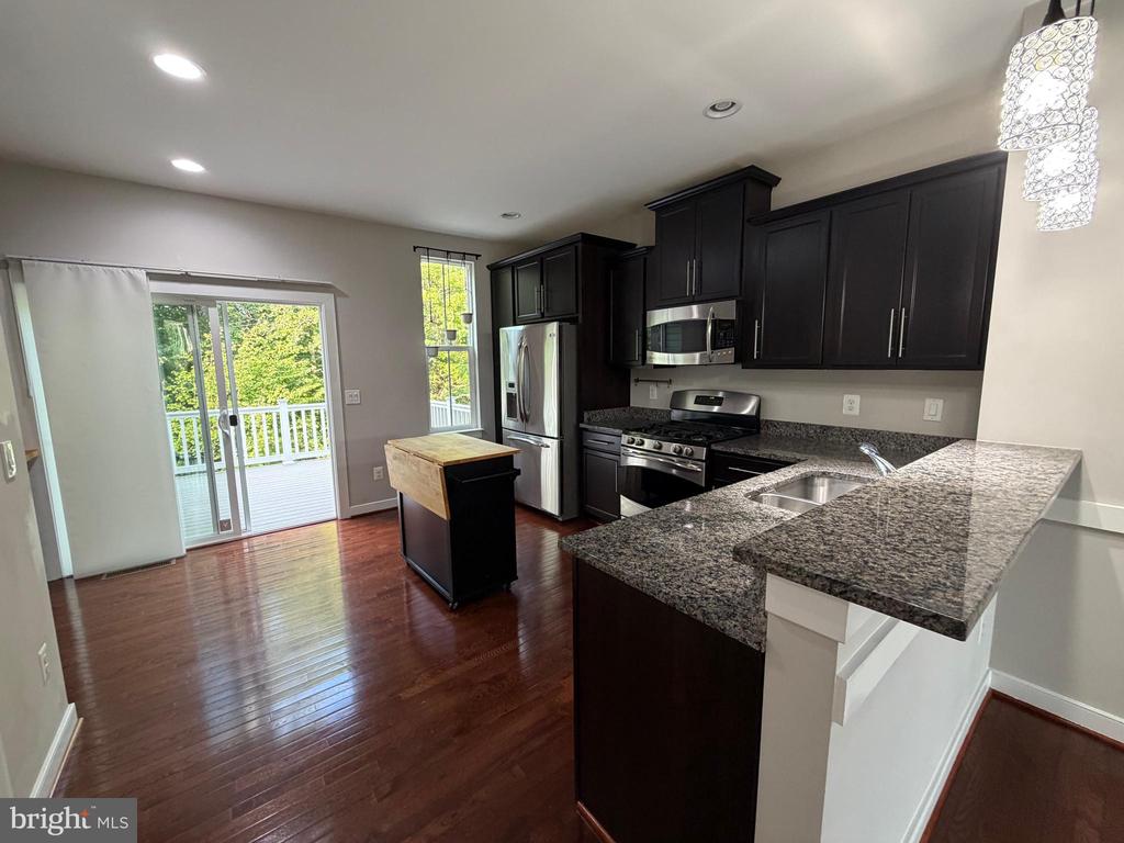 803 WOODSTREAM BOULEVARD Unit: 902
