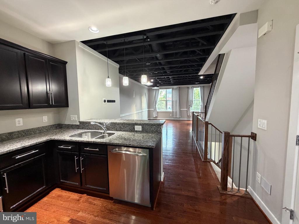 803 WOODSTREAM BOULEVARD Unit: 902