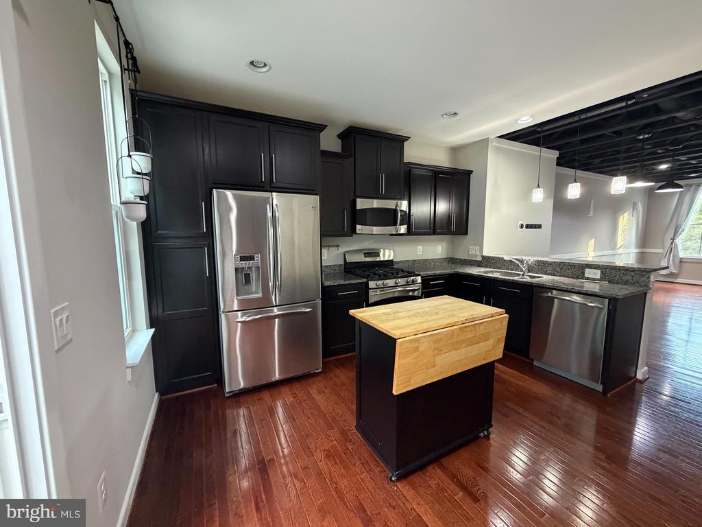803 WOODSTREAM BOULEVARD Unit: 902