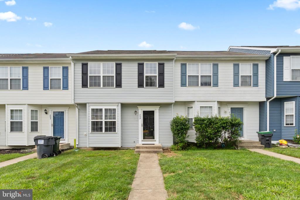 209 ILONA COURT