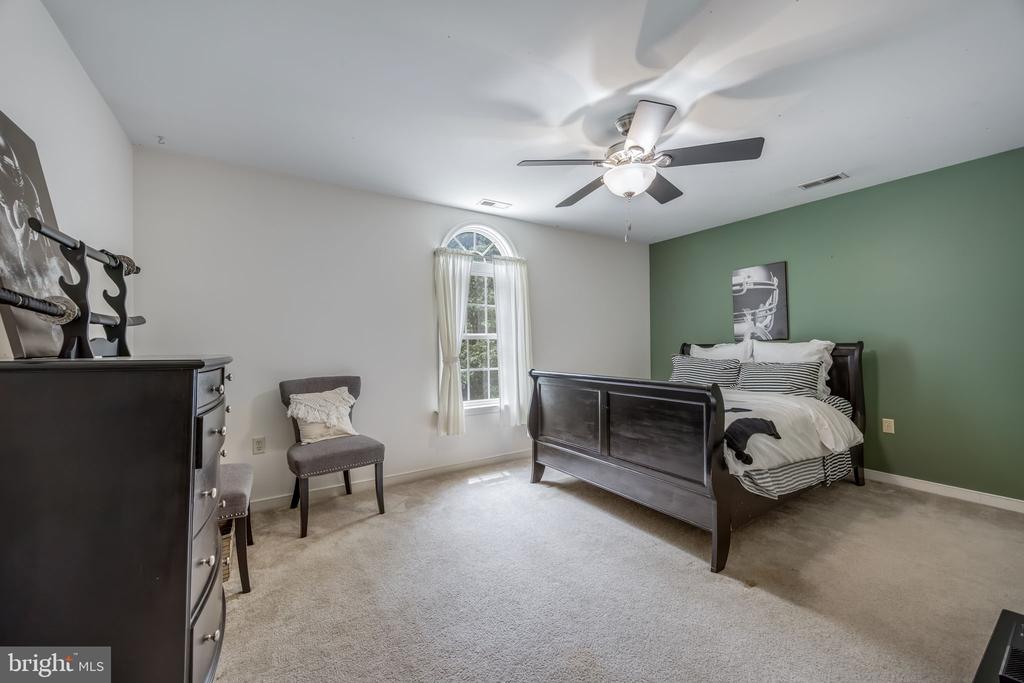 270 TELEGRAPH ROAD