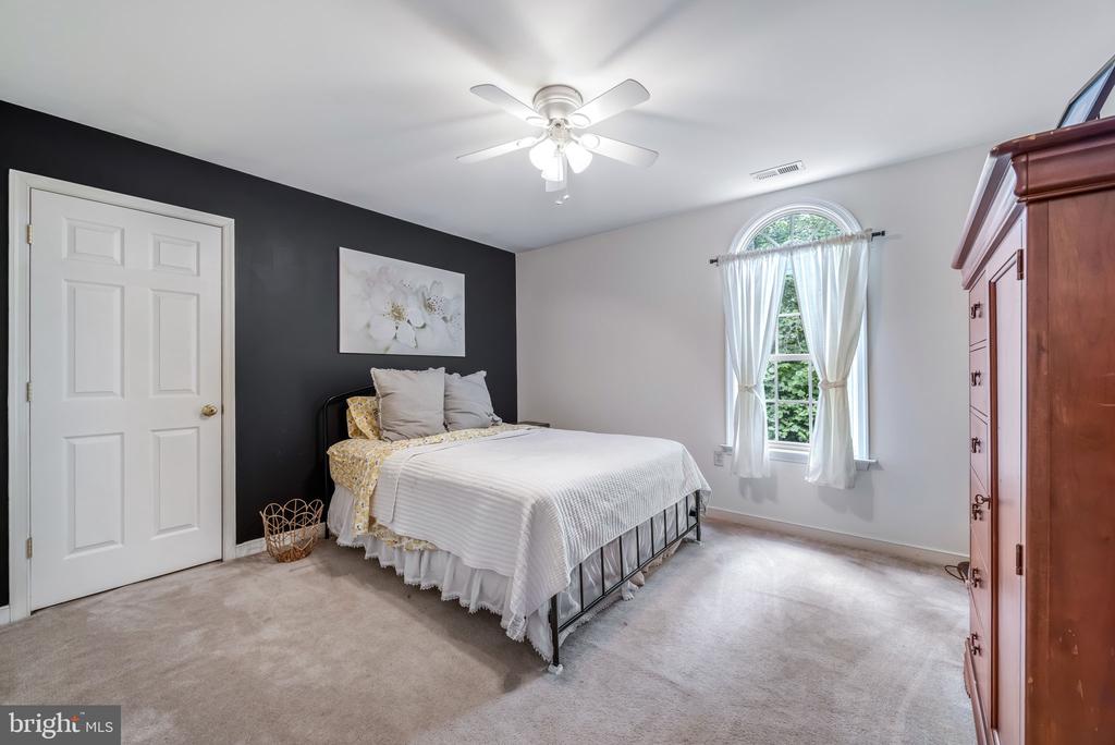 270 TELEGRAPH ROAD
