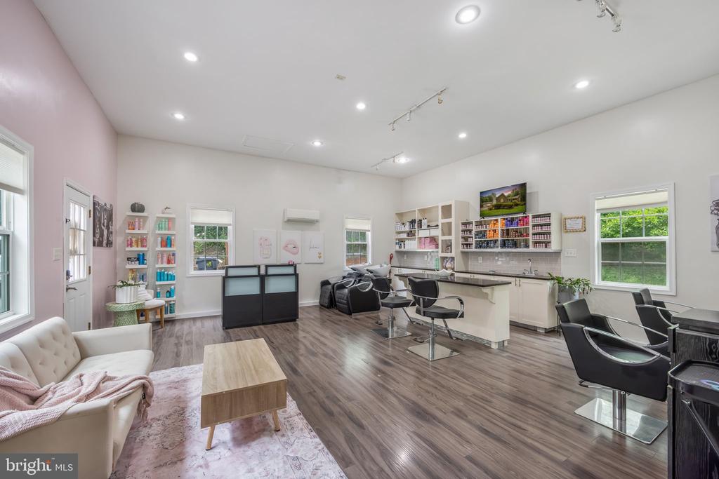 270 TELEGRAPH ROAD