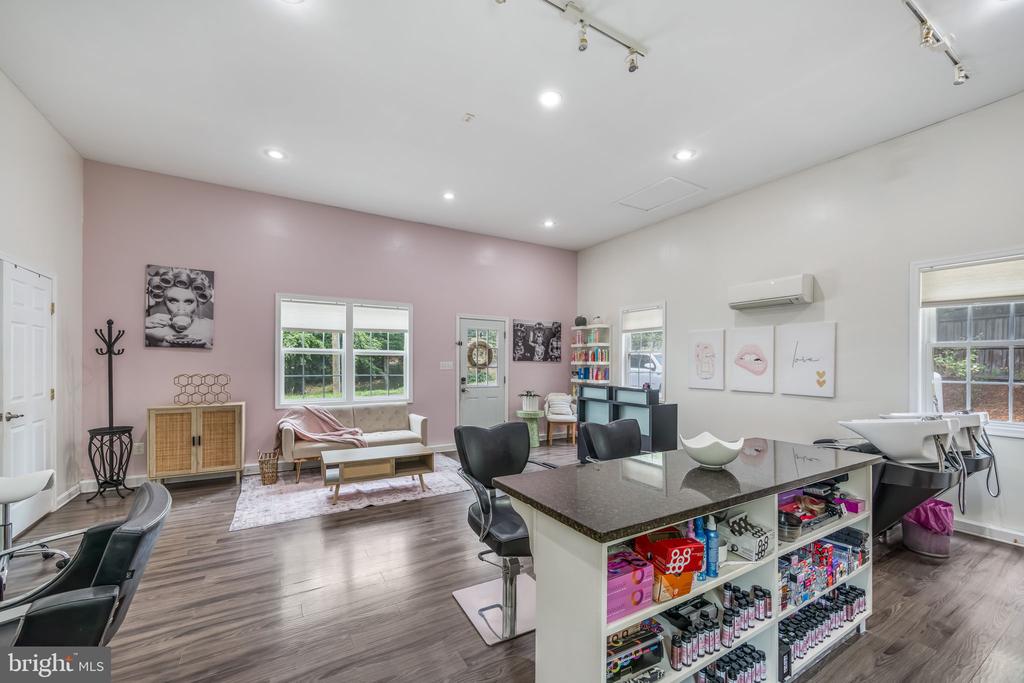 270 TELEGRAPH ROAD