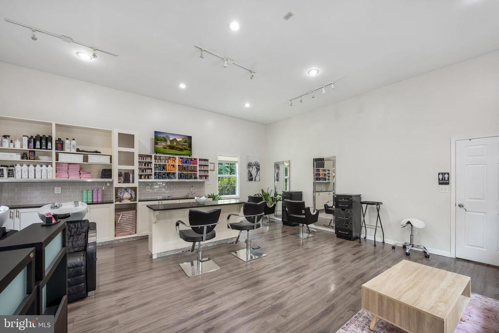 270 TELEGRAPH ROAD