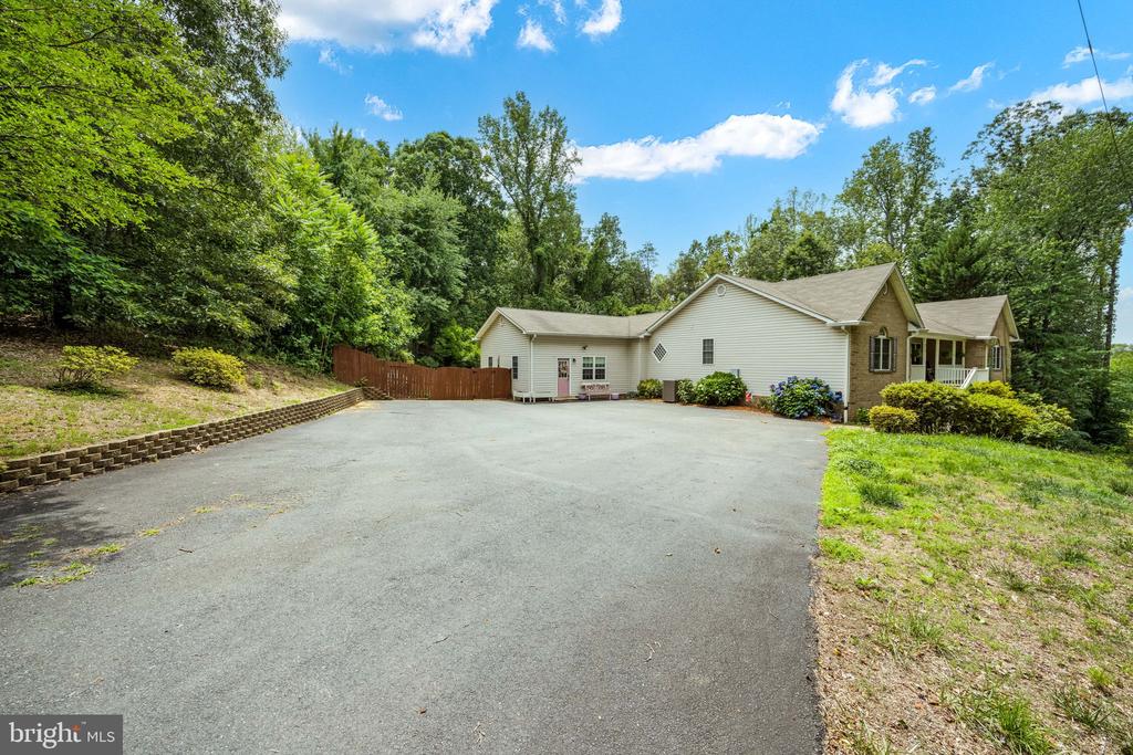 270 TELEGRAPH ROAD