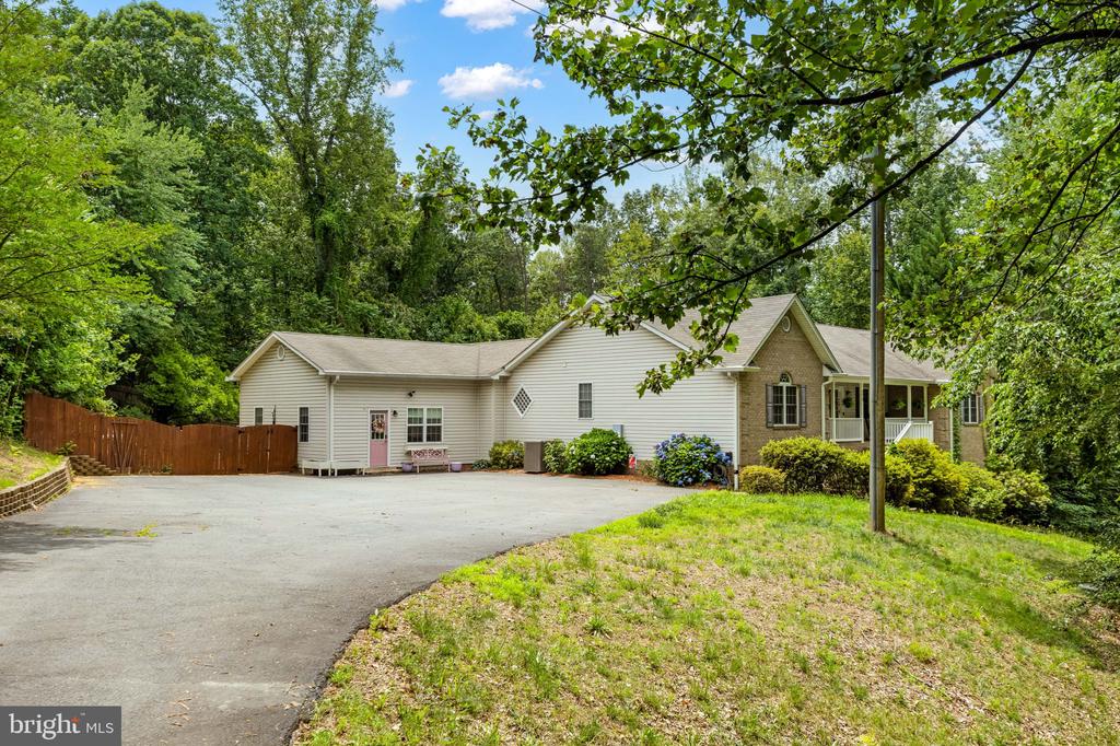 270 TELEGRAPH ROAD