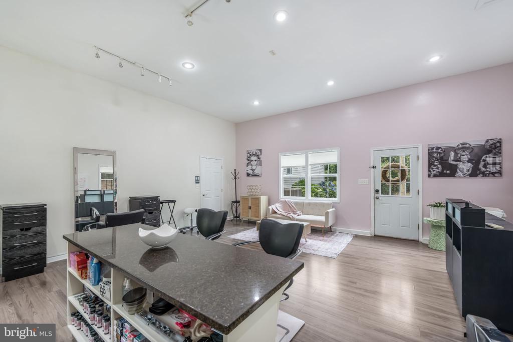 270 TELEGRAPH ROAD